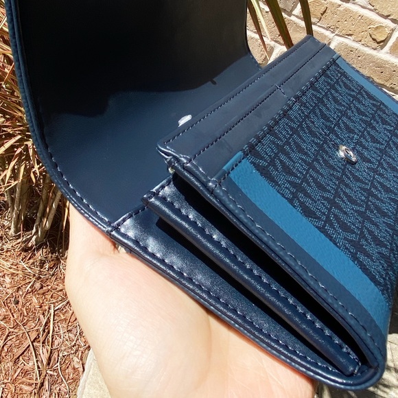 Michael kors large carryall wallet blue MK - Picture 6 of 6